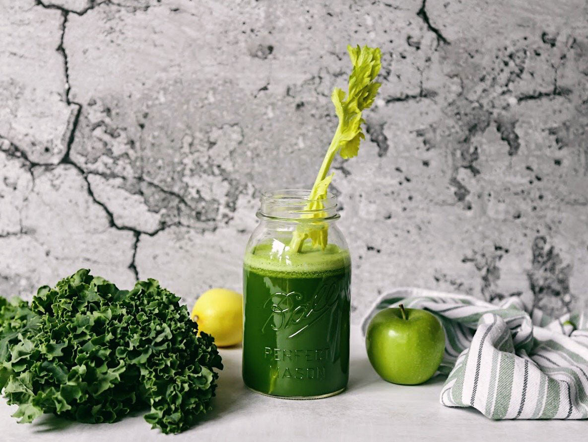 Organic matcha green juice with ingredients